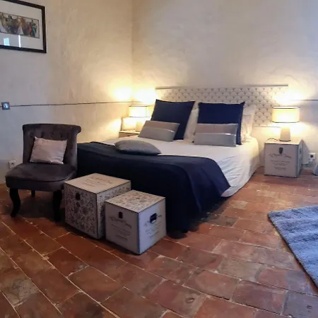 Le Midi, A Refined Master House In Provence With A Swimming Pool *