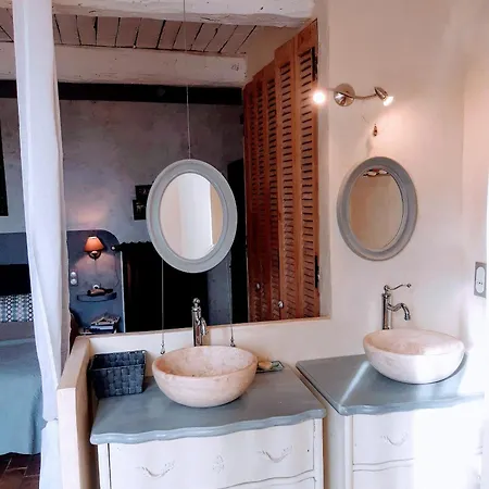 Le Midi, A Refined Master House In Provence With A Swimming Pool Bauernhof *