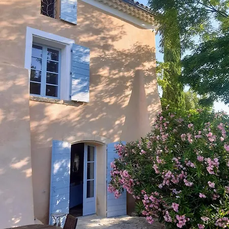 Le Midi, A Refined Master House In Provence With A Swimming Pool Valensole